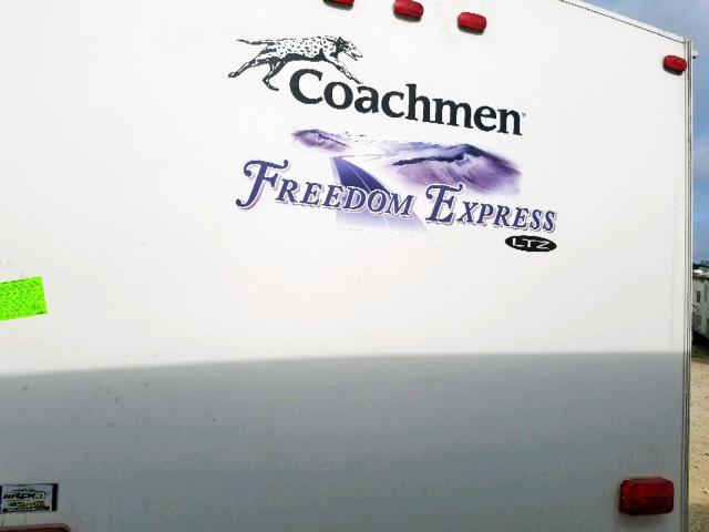 5ZT2FEMB4AA001601 - 2010 COACH FREEDOM EX WHITE photo 5