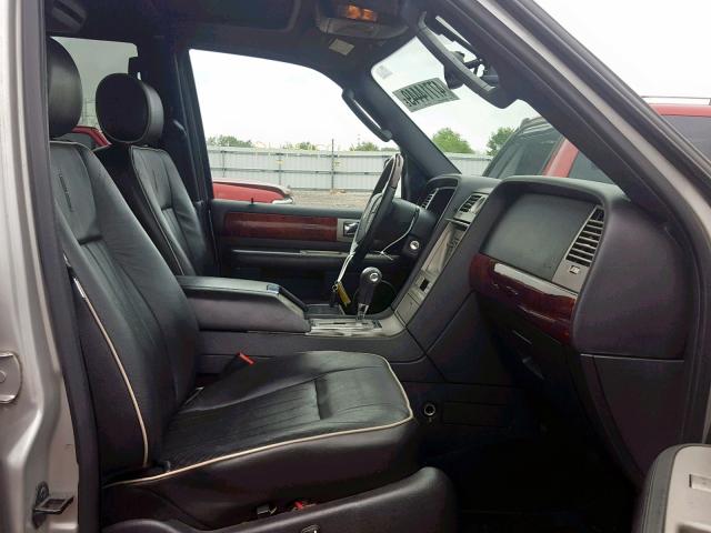 5LMFU28596LJ09440 - 2006 LINCOLN NAVIGATOR SILVER photo 5