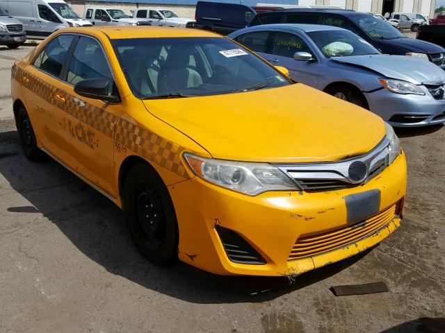 4T1BD1FK3CU049262 - 2012 TOYOTA CAMRY HYBR YELLOW photo 1