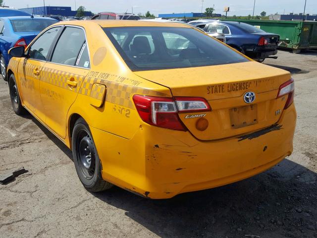 4T1BD1FK3CU049262 - 2012 TOYOTA CAMRY HYBR YELLOW photo 3