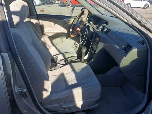 JT2BF22K0Y0276992 - 2000 TOYOTA CAMRY CE TAN photo 5