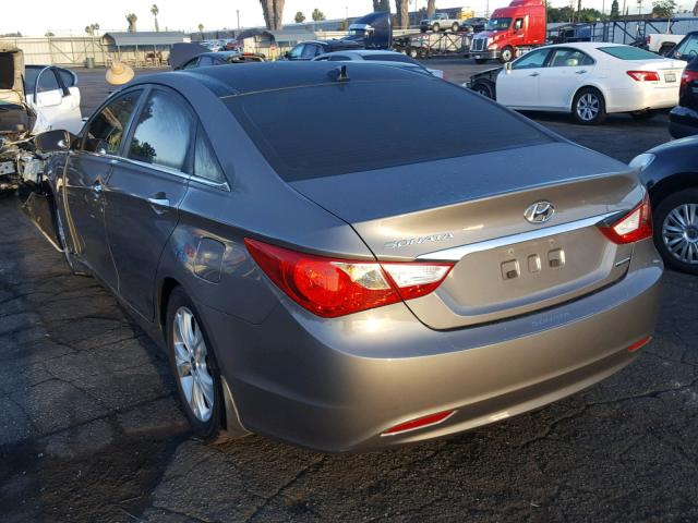 5NPEC4AC5CH452708 - 2012 HYUNDAI SONATA SE GRAY photo 3