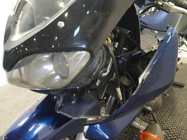 JS1GV77A522100667 - 2002 SUZUKI GSF1200 BA BLUE photo 19