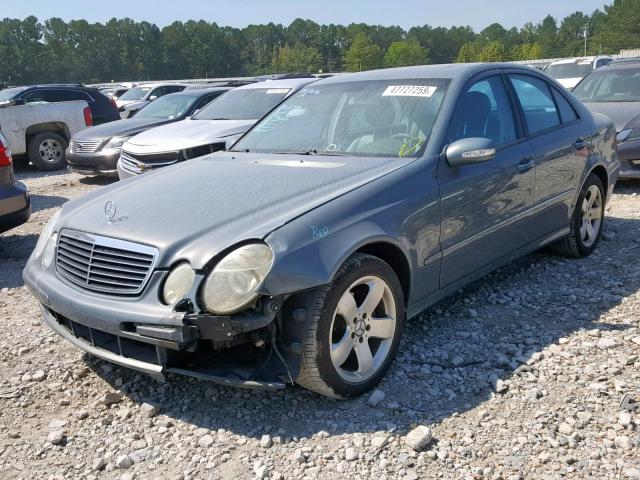 WDBUF65J44A456215 - 2004 MERCEDES-BENZ E 320 BLUE photo 2