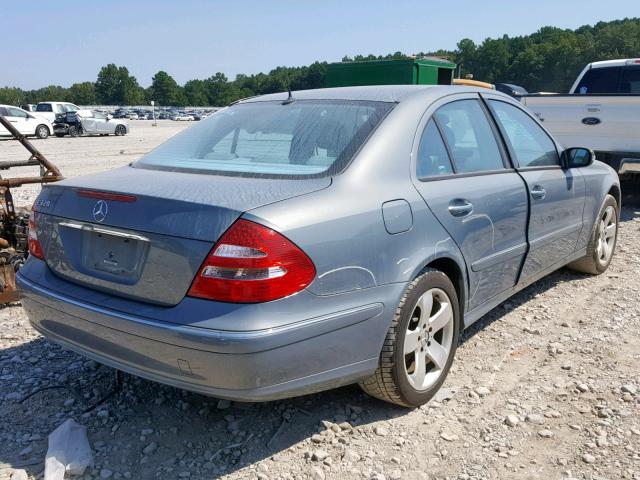 WDBUF65J44A456215 - 2004 MERCEDES-BENZ E 320 BLUE photo 4