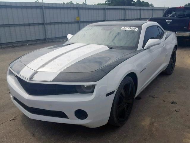 2G1FA1ED3B9139372 - 2011 CHEVROLET CAMARO LS WHITE photo 2