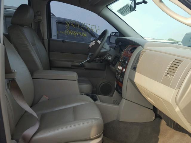 1D4HB48D74F150799 - 2004 DODGE DURANGO SL TAN photo 5