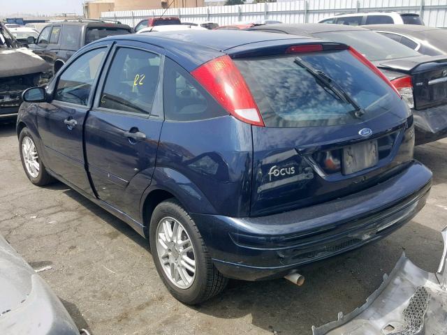 3FAFP37Z93R175952 - 2003 FORD FOCUS ZX5 BLUE photo 3