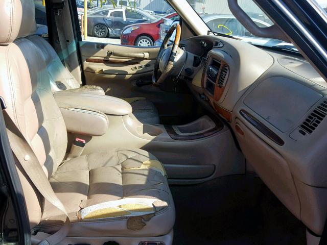 5LMRU27L0WLJ48110 - 1998 LINCOLN NAVIGATOR შავი ფოტო 5