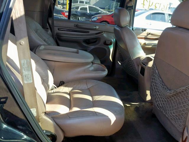 5LMRU27L0WLJ48110 - 1998 LINCOLN NAVIGATOR შავი ფოტო 6