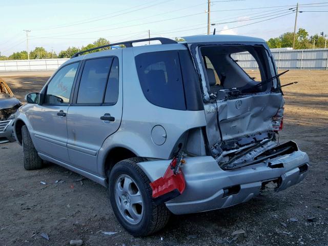 4JGAB57E04A482297 - 2004 MERCEDES-BENZ ML 350 SILVER photo 3