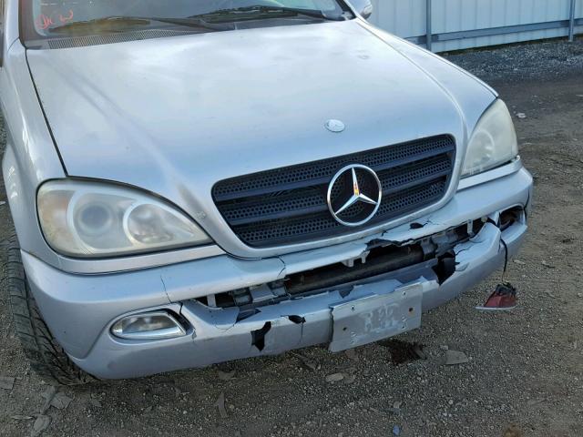 4JGAB57E04A482297 - 2004 MERCEDES-BENZ ML 350 SILVER photo 9