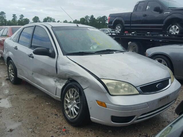 1FAFP34N45W158333 - 2005 FORD FOCUS ZX4 SILVER photo 1