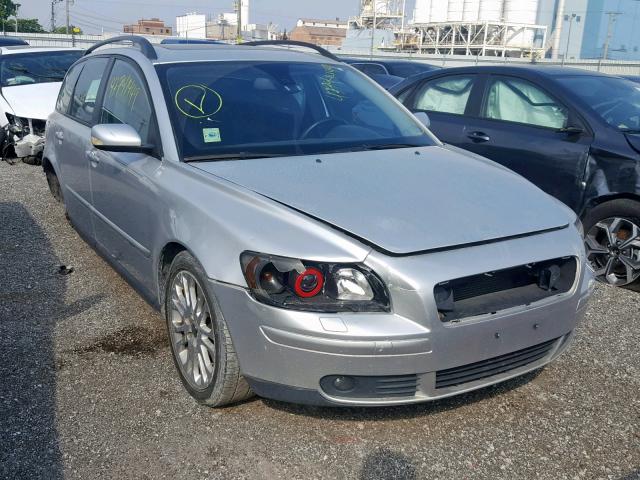 YV1MW682952042004 - 2005 VOLVO V50 T5 SILVER photo 1