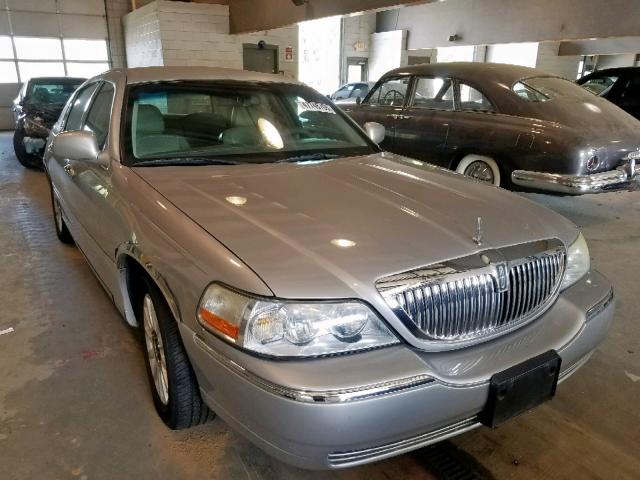 1LNHM81V56Y617576 - 2006 LINCOLN TOWN CAR S SILVER photo 1