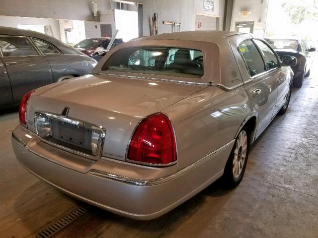 1LNHM81V56Y617576 - 2006 LINCOLN TOWN CAR S SILVER photo 4