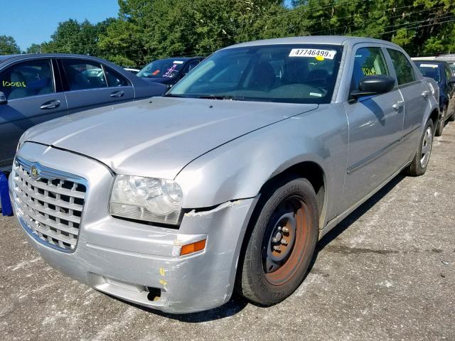 2C3KA43R28H177023 - 2008 CHRYSLER 300 LX SILVER photo 2