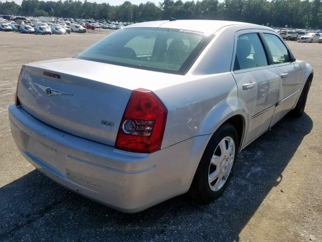 2C3KA43R28H177023 - 2008 CHRYSLER 300 LX SILVER photo 4