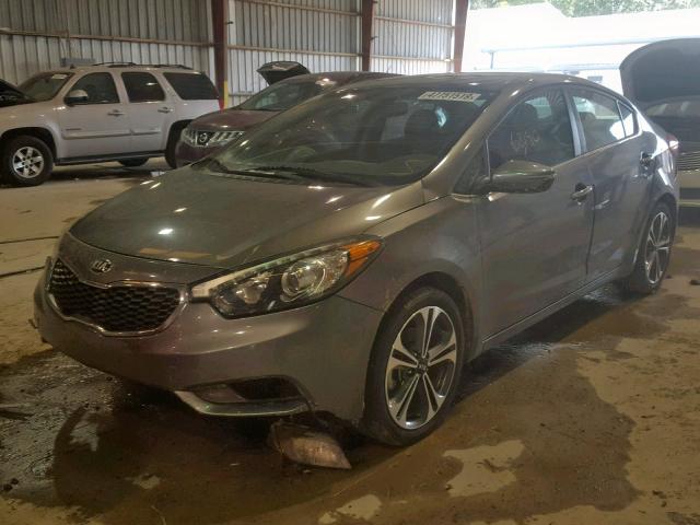 KNAFX4A82G5504982 - 2016 KIA FORTE EX GRAY photo 2