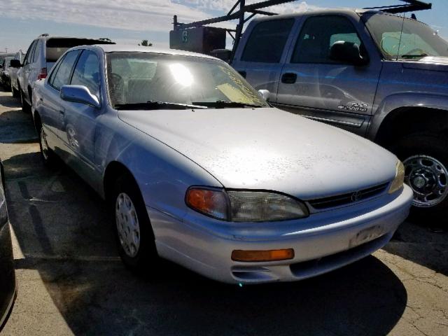 JT2BG12K1T0346211 - 1996 TOYOTA CAMRY DX SILVER photo 1