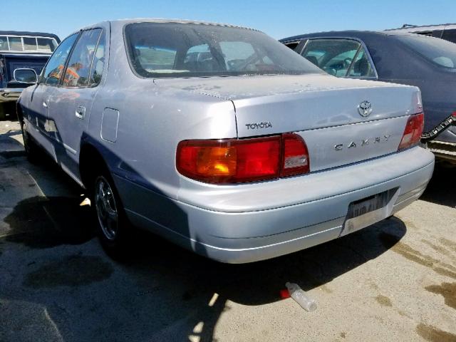 JT2BG12K1T0346211 - 1996 TOYOTA CAMRY DX SILVER photo 3