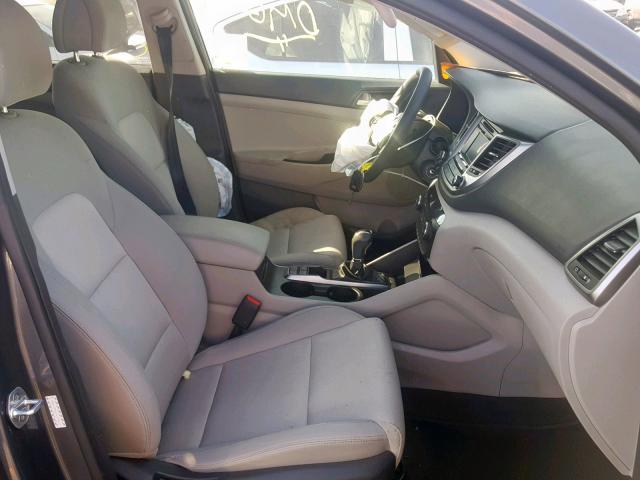 KM8J23A42JU735411 - 2018 HYUNDAI TUCSON SE GRAY photo 5