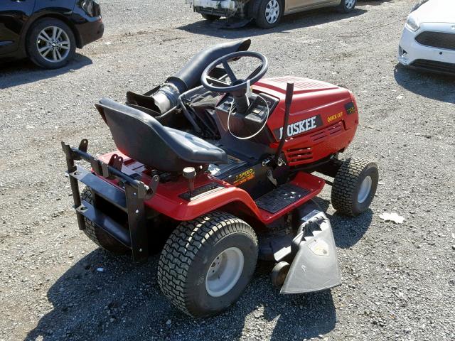 1F032B40318 - 2006 MTD LAWN MOWER RED photo 4