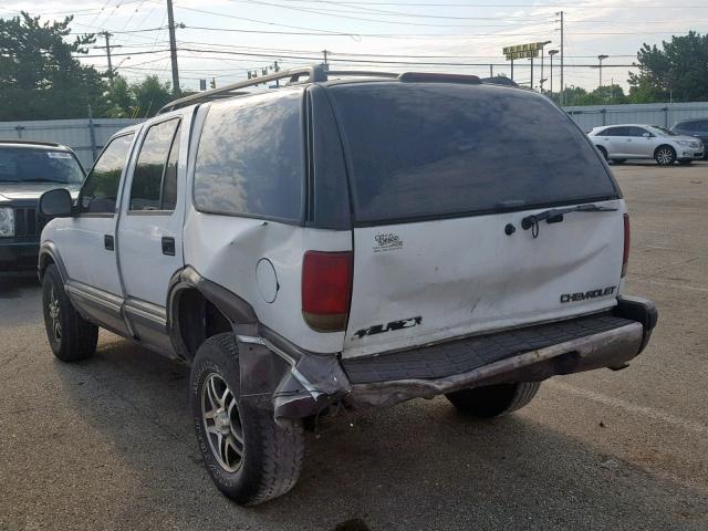 1GNDT13W6V2203525 - 1997 CHEVROLET BLAZER WHITE photo 3