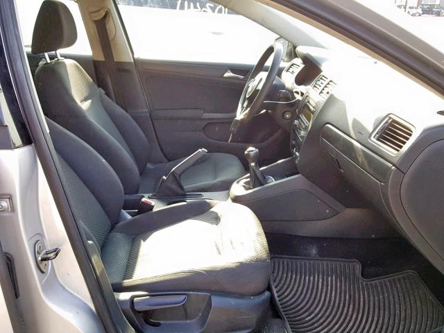 3VW1K7AJ7BM382202 - 2011 VOLKSWAGEN JETTA BASE 银色 照片 5