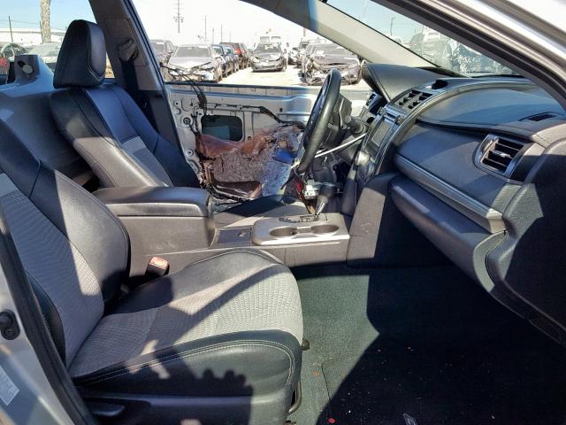 4T1BF1FK1CU068970 - 2012 TOYOTA CAMRY BASE SILVER photo 5