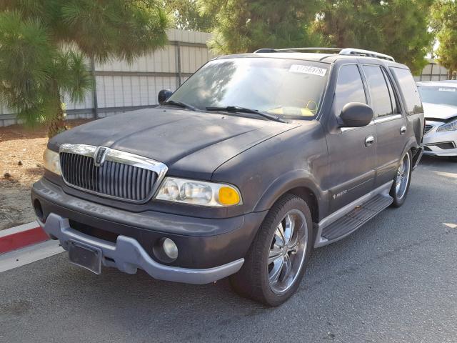 5LMEU27A41LJ02964 - 2001 LINCOLN NAVIGATOR BLACK photo 2