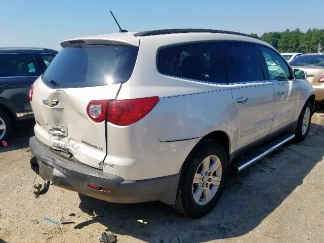 1GNKRGED3BJ120768 - 2011 CHEVROLET TRAVERSE L WHITE photo 4