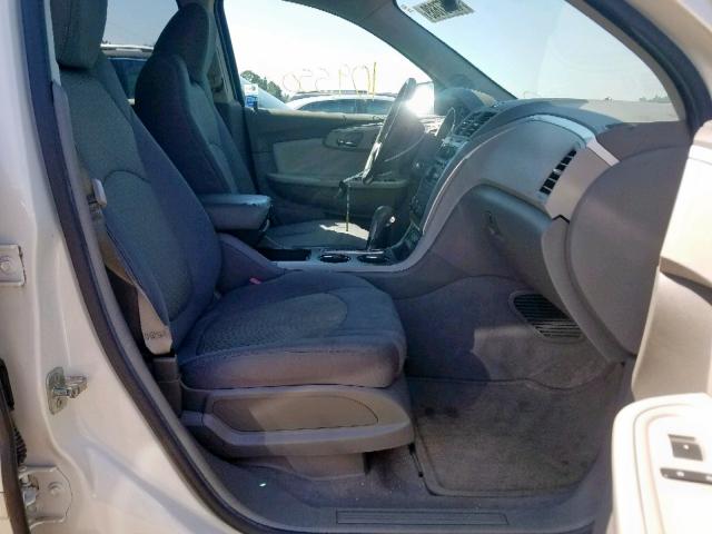 1GNKRGED3BJ120768 - 2011 CHEVROLET TRAVERSE L WHITE photo 5