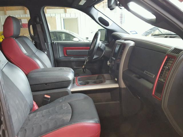 1C6RR7YT9GS295576 - 2016 RAM 1500 REBEL შავი ფოტო 5