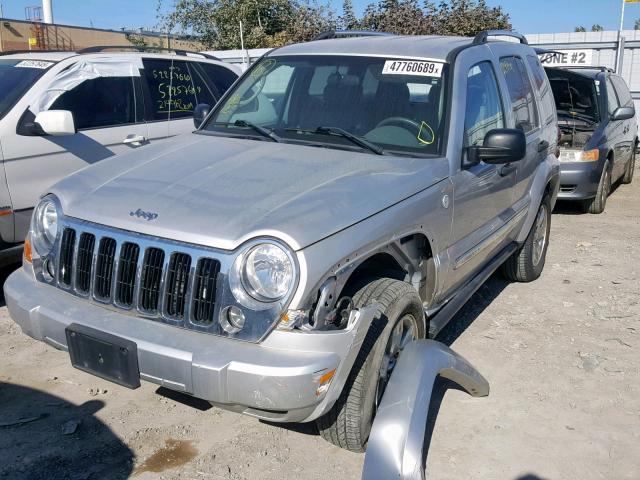 1J4GL58K46W262063 - 2006 JEEP LIBERTY LI SILVER photo 2