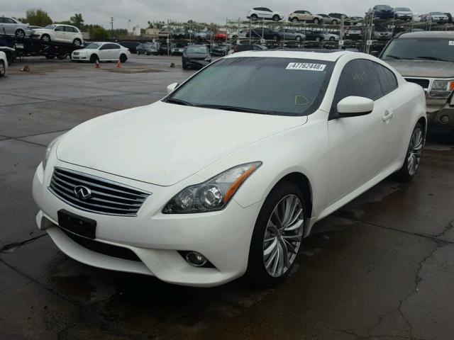 JN1CV6EL3DM981639 - 2013 INFINITI G37 WHITE photo 2