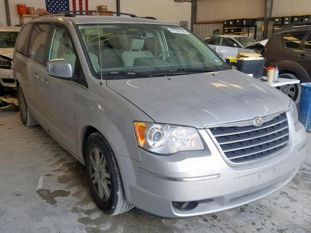 2A8HR64X48R840621 - 2008 CHRYSLER TOWN & COU SILVER photo 1