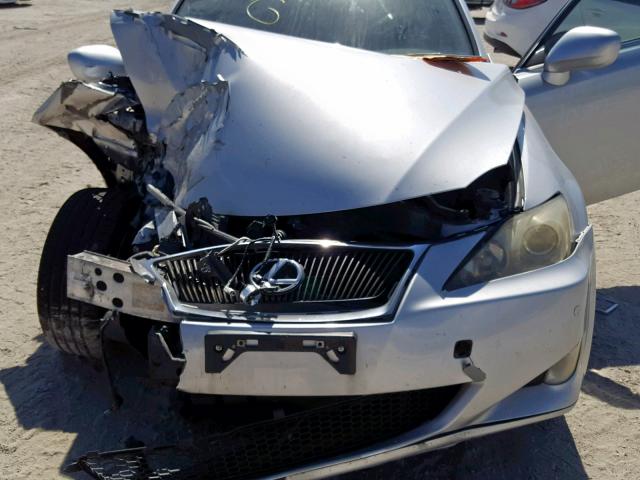 JTHCK262462000137 - 2006 LEXUS IS 250 SILVER photo 7