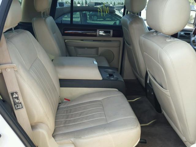 5LMFU27R43LJ48937 - 2003 LINCOLN NAVIGATOR თეთრი ფოტო 6