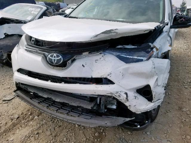 2T3RFREV8JW704541 - 2018 TOYOTA RAV4 ADVEN WHITE photo 9