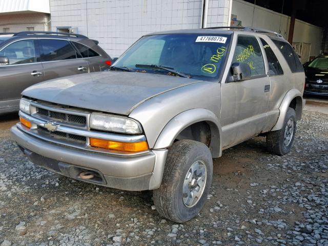 1GNCT18W21K130183 - 2001 CHEVROLET BLAZER SILVER photo 2