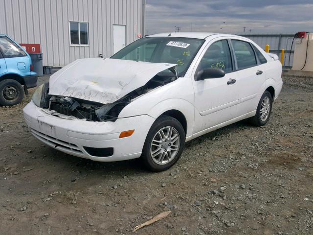 1FAFP34N37W219514 - 2007 FORD FOCUS ZX4 WHITE photo 2