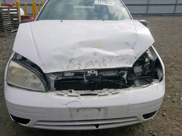 1FAFP34N37W219514 - 2007 FORD FOCUS ZX4 WHITE photo 9