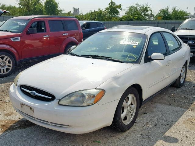 1FAFP55242G233070 - 2002 FORD TAURUS SES WHITE photo 2