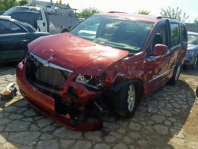 2A4RR5D13AR358966 - 2010 CHRYSLER TOWN & COU RED photo 2