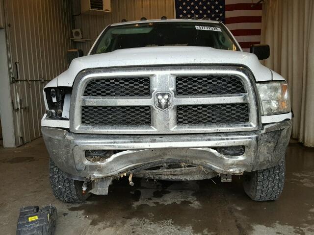 3C6UR5DL2GG156174 - 2016 RAM 2500 SLT WHITE photo 9