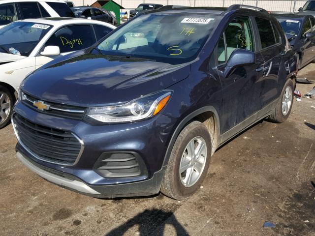 3GNCJLSB5JL354750 - 2018 CHEVROLET TRAX 1LT BLUE photo 2