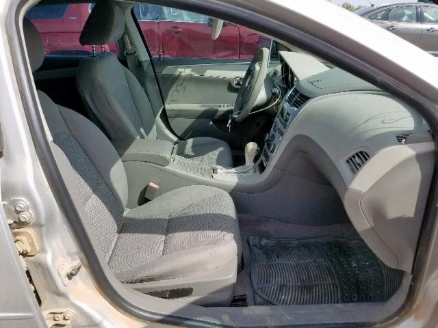 1G1ZC5E04CF264515 - 2012 CHEVROLET MALIBU 1LT SILVER photo 5