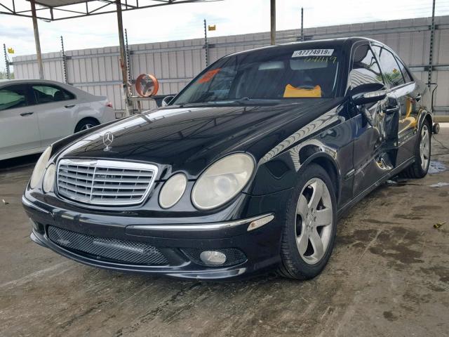 WDBUF65J05A641119 - 2005 MERCEDES-BENZ E 320 BLACK photo 2