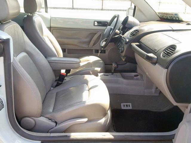 3VWSF31Y96M301933 - 2006 VOLKSWAGEN NEW BEETLE ლურჯი ფოტო 5
